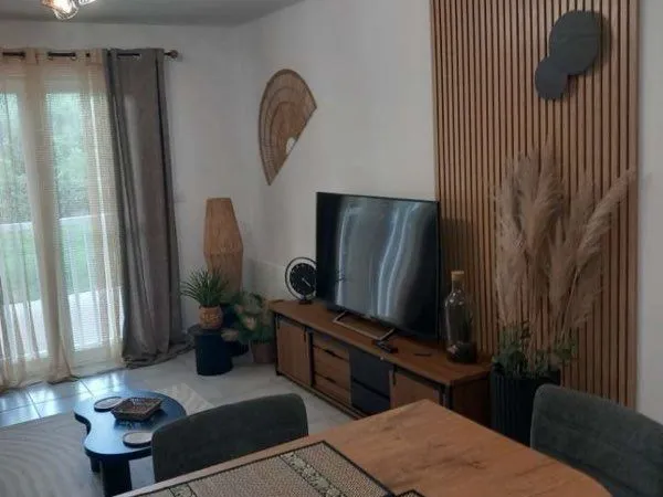 À LOUER - T3 MEUBLÉ NEUF - 60 m² - NANS-LES-PINS