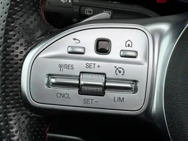 Mercedes Gla 250 e amg line — photo 26