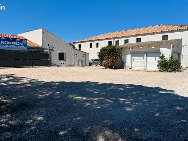 BOX / LOCAL STOCKAGE / GARDE-MEUBLE 30 m² - FRONTIGNAN