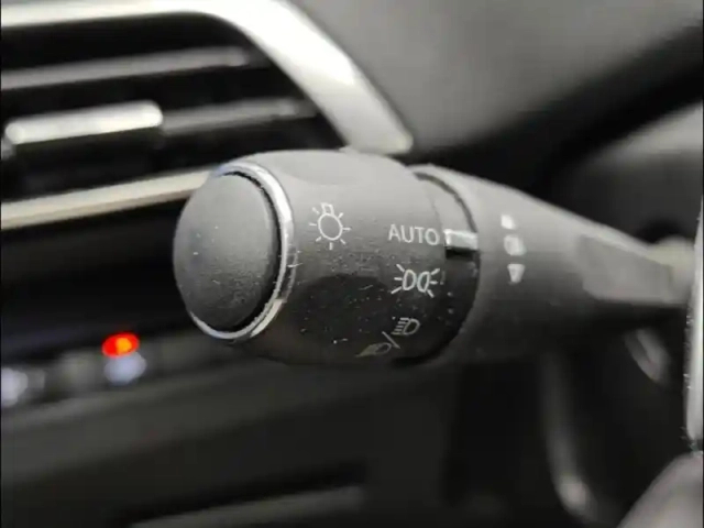 Peugeot 3008 1.2 puretech 130ch s&amp;s allure eat8 — photo 15