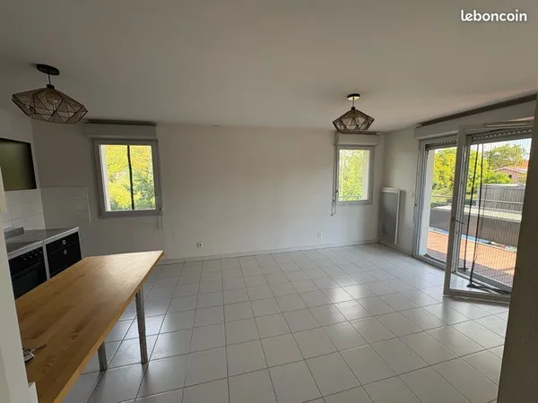 Beau T3 calme et lumineux avec terrasse et parking en sous-sol