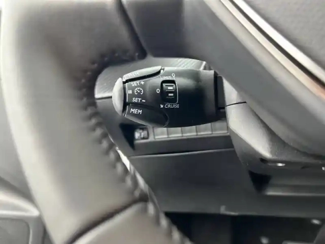 Peugeot 208 hybrid 110 ch e-dcs6 — photo 19