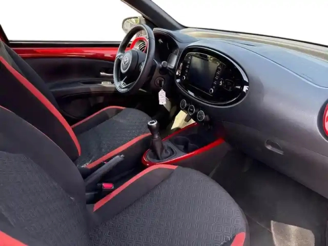 Toyota Aygo X 1.0 vvt-i 72ch design my23 — photo 11