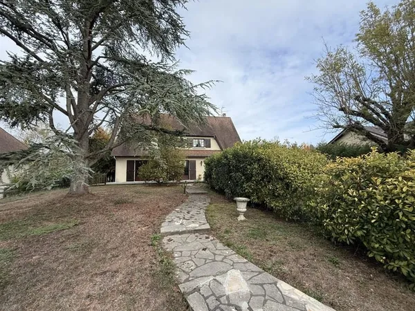 Maison 8 pièces 200 m²