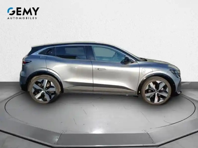 Renault Megane e-tech ev60 220 ch super charge — photo 4