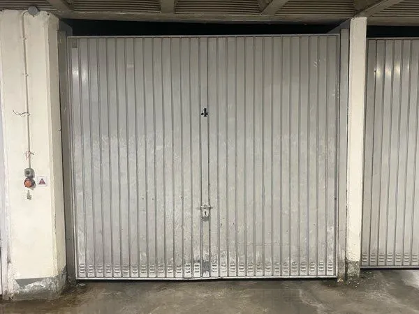 Box fermé à louer - rue de la Grange aux Belles, Paris 10e
