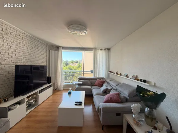 Bel Appartement T3 69 m² - Balcon, Parking, Ascenseur - Saint-Germain-en-Laye