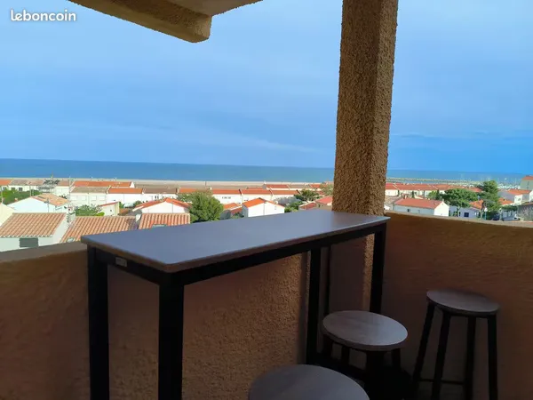 Vue mer - Appartement 2 pièces 28m² rénové avec balcon, parking - proche plage et commerces