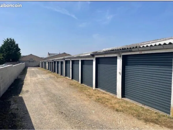 Lot de 10 garages