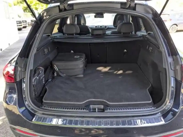 Mercedes Glc 300 e hybrid 313ch amg line + 4matic 9g-tronic — photo 10