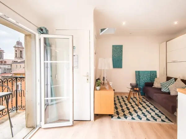 VIEUX NICE - APPARTEMENT STUDIO DE 21M2 A VENDRE - DERNIER ETAGE - BALCON - VUE DÉGAGÉE - PROCHE PLA