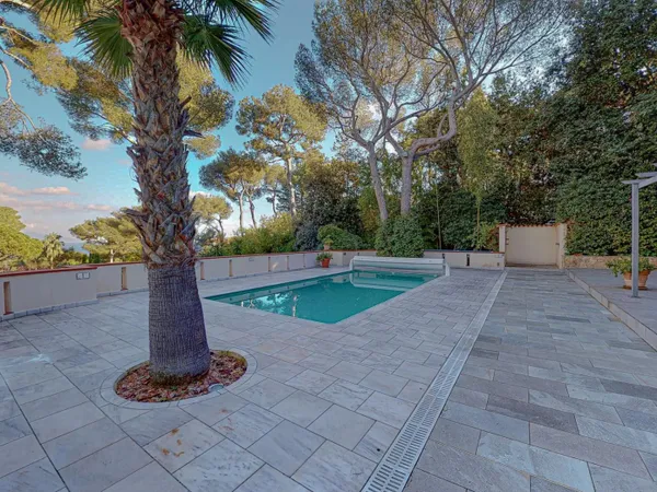 Villa Provençale d’Exception avec Piscine et Dépendances – Saint-Jean-Cap-Ferrat