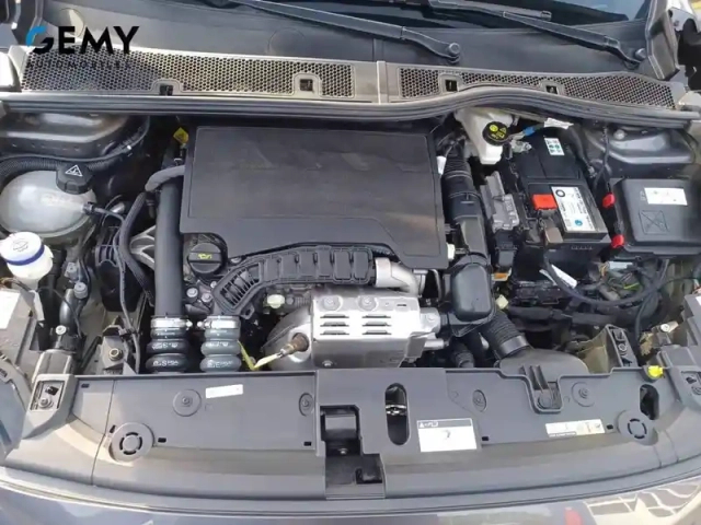 Peugeot 208 puretech 100 s&amp;s bvm6 — photo 12