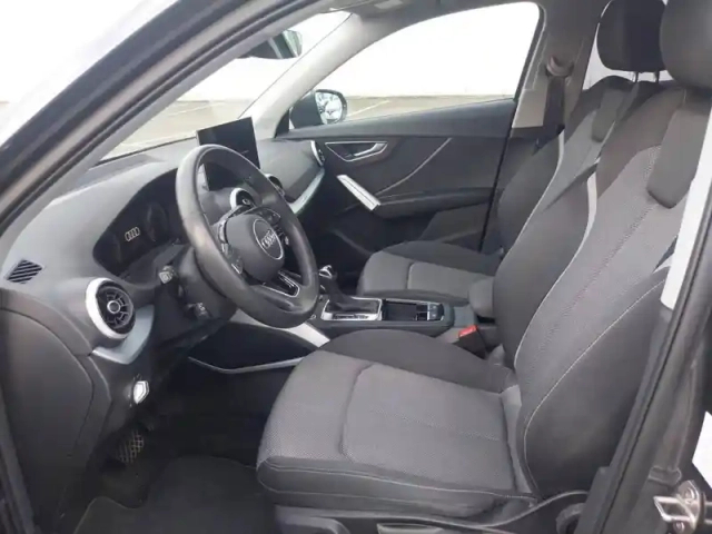 Audi Q2 35 tdi 150 s tronic 7 — photo 9