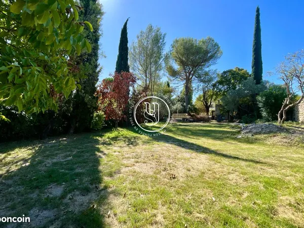 Terrain 600 m² Uzès