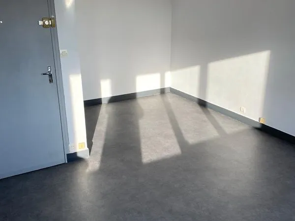 STUDIO 25m² A LOUER-TROYES-410 CC
