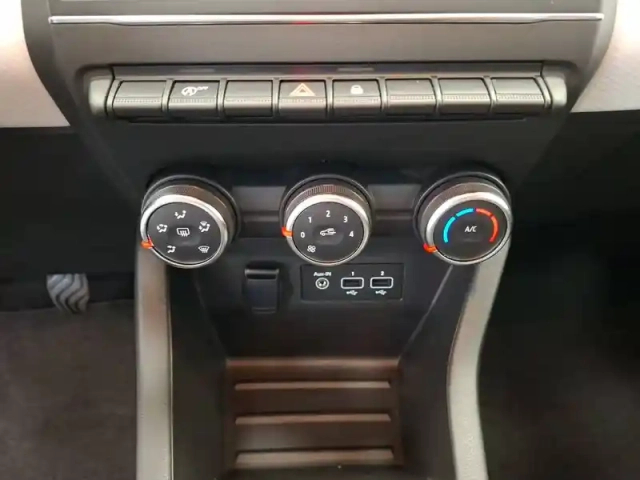 Renault Clio sce 65 — photo 25
