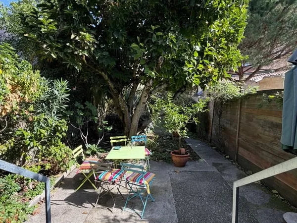 Echoppe 3 chambres + bureau sur adorable jardin