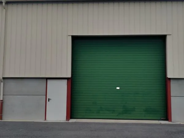 Pour activité ou stockage de 70 m² à 1350 m²