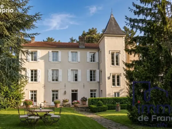 Maison 32 pièces 456 m²