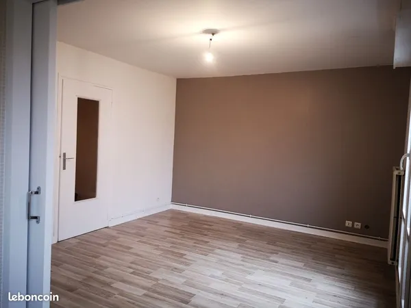 F1 rénové 32 m² - Villers-lès-Nancy, Sainte-Thérèse - Parking + cave