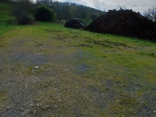 Terrain loisir (tailler, prairie avec abri et électricité