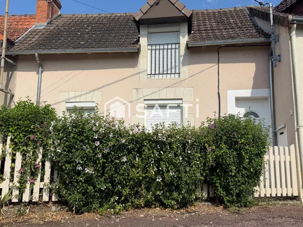 Maison rénovée avec terrain sans vis-à-vis dans le centre de DANGE SAINT ROMAIN Ideal investisseur