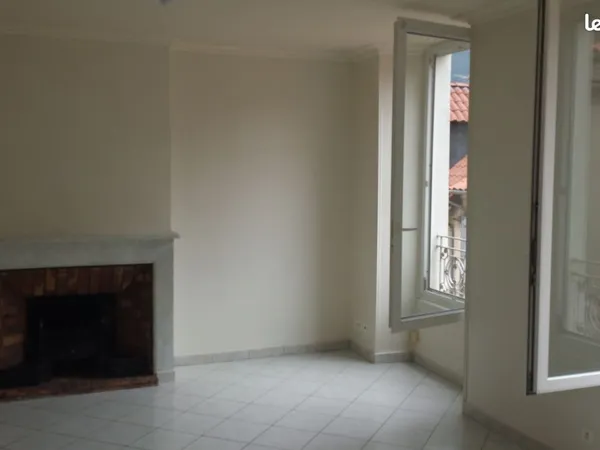 À louer T2 47 m² - Millau - 480 charges comprises - situé au 2e étage-libre de suite