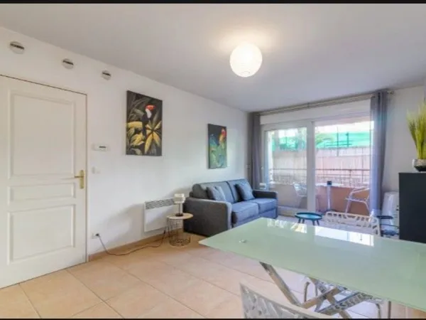 Tres beau studio centre ville de CANNES