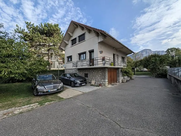 BASSENS - Maison familiale de 111m2 sur grand terrain constr