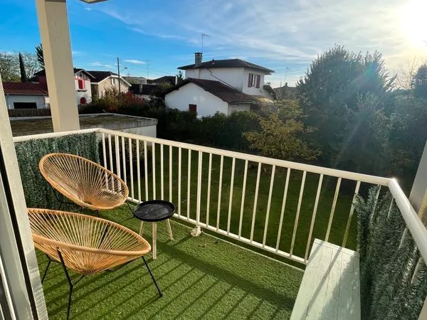 T3 meublé de 68 m² - 2 chambres, balcon et parking - Dax (Quartier du Gond)