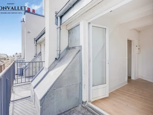 MÉTRO FÉLIX FAURE - STUDIO AVEC BALCON ET VUE DÉGAGÉE