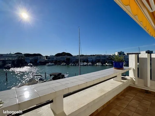 Marina 2 chambres avec place de bateau