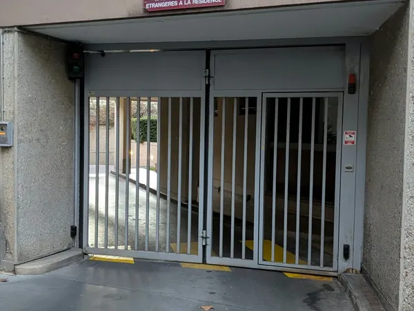 Place de parking à louer