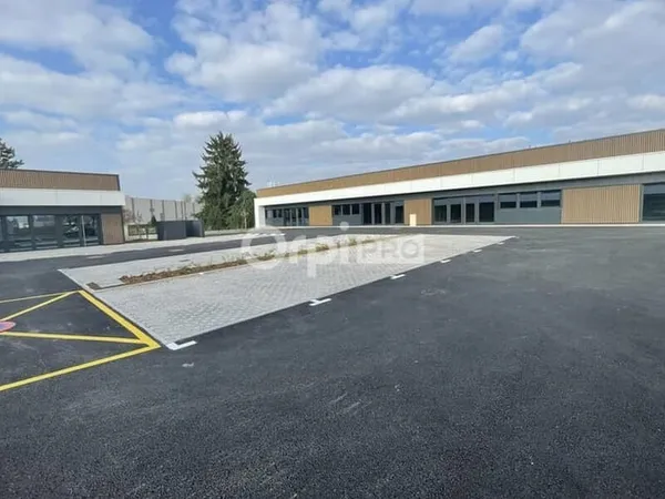 Local commercial 400 m²