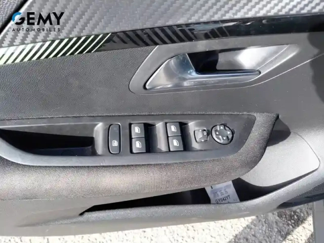 Peugeot 208 puretech 100 s&amp;s bvm6 — photo 12