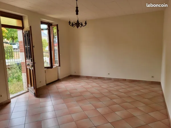 Appartement F2 de plain-pied avec courette en centre-ville de GIEN