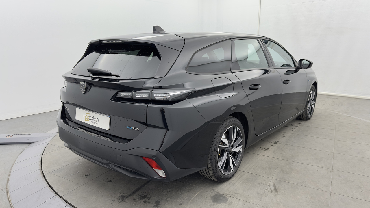Peugeot 308 SW PHEV 180 e-EAT8 — photo 5
