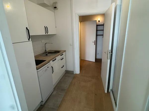 Grand Studio 34 m² ? Standing ? Parking ? Cave