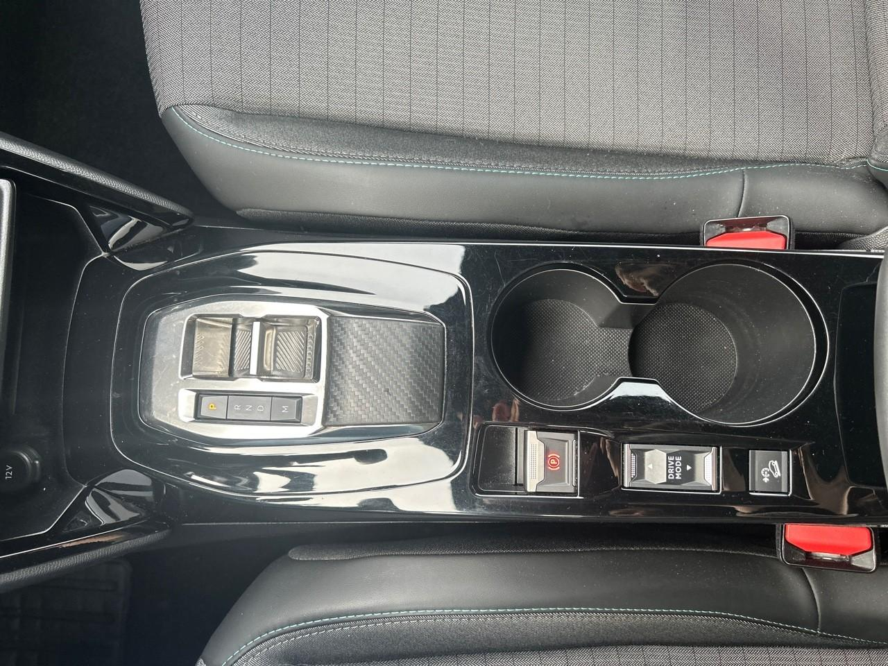 Peugeot 2008 1.2 puretech 130ch s&s allure pack eat8 — photo 18