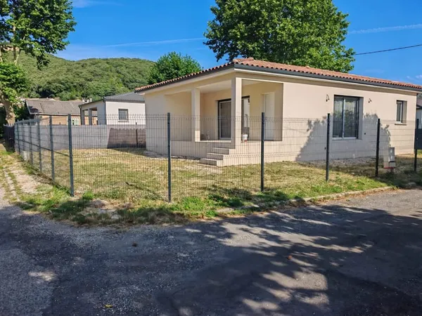 VILLA NEUVE TROIS CHAMBRES.