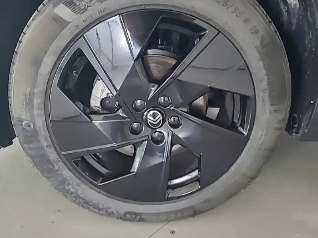 Citroën C5 Aircross hybride 145 ch e-dcs6 — photo 13