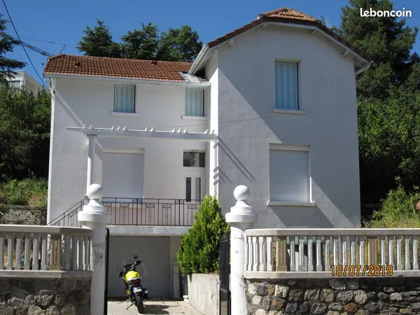Maison rénovée à louer à Privas