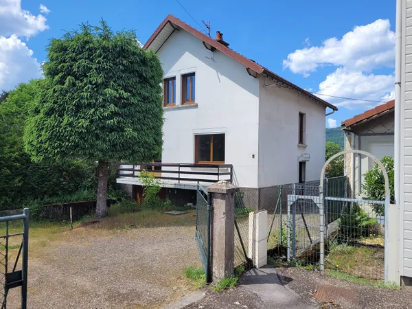 Maison bien entretenue, au calme