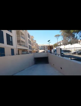 Loue place de parking sécurisé en sous-sol avec télécommande