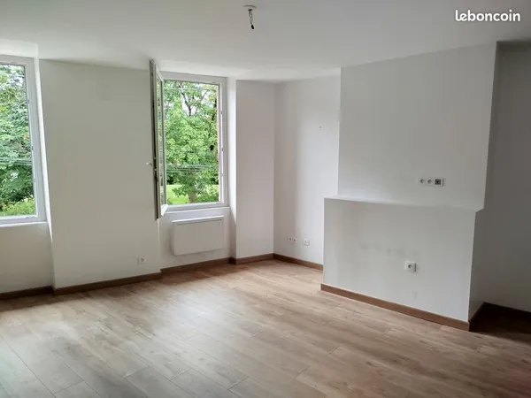 T2 centre ville carbonne 1er etage