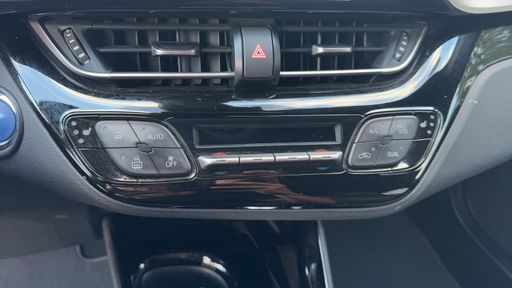 Toyota C-HR 1.8 VVT-i 122 Hybrid 2WD CVT 99 - Distinctive – 2018 – 100514 km – Hybride essence – Boîte Automatique — photo 3