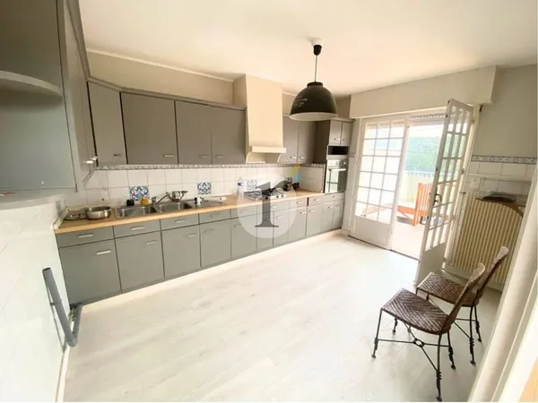 Immeuble 380 m²