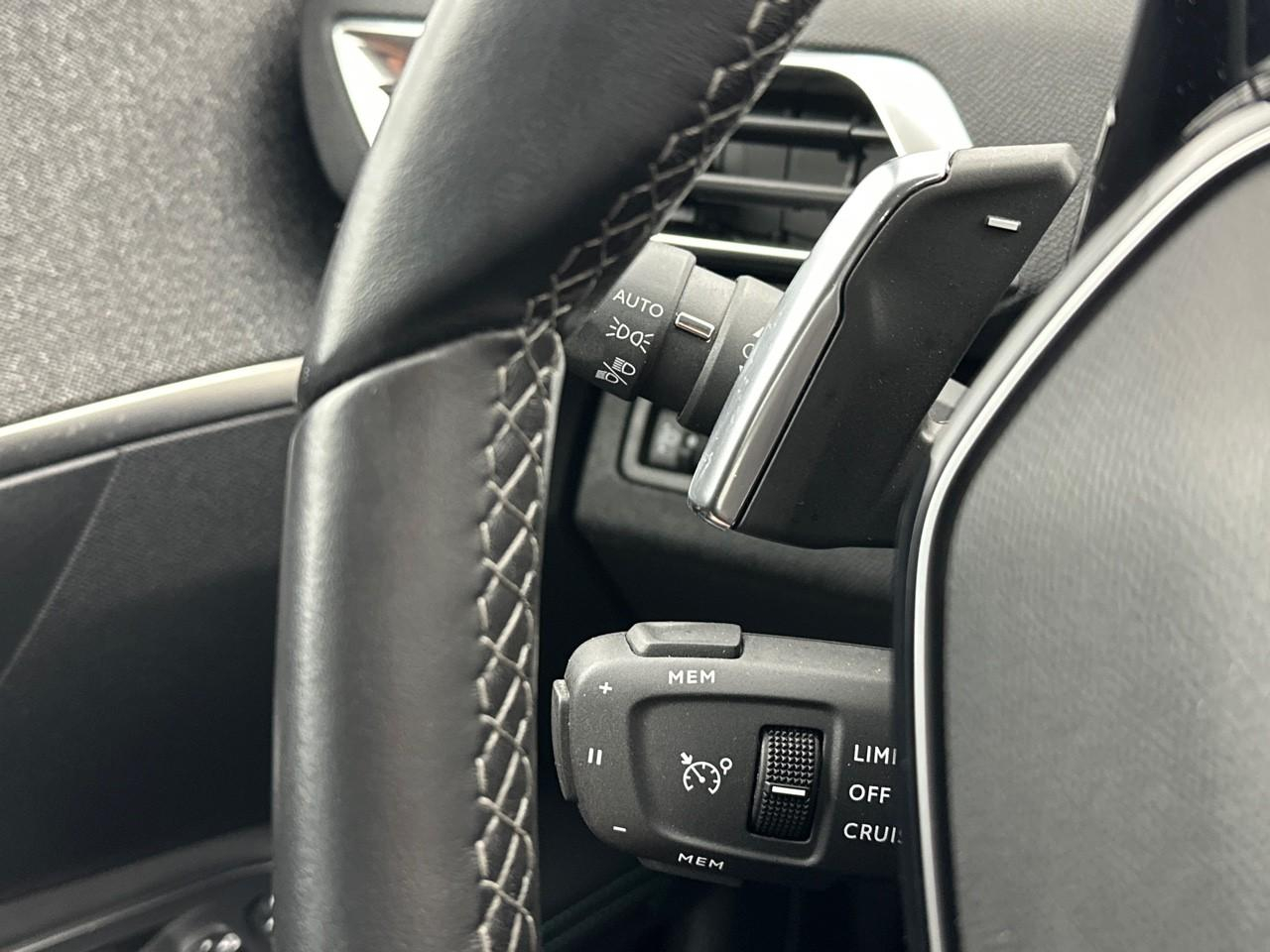Peugeot 3008 hybrid 225 e-eat8 allure pack — photo 17
