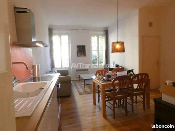 Studio 1 pièce 43 m²